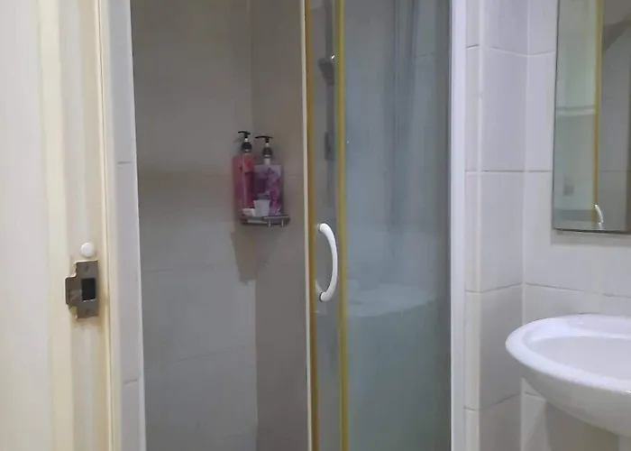 Aparthotel Jhedan Staycation Near Moa Manila