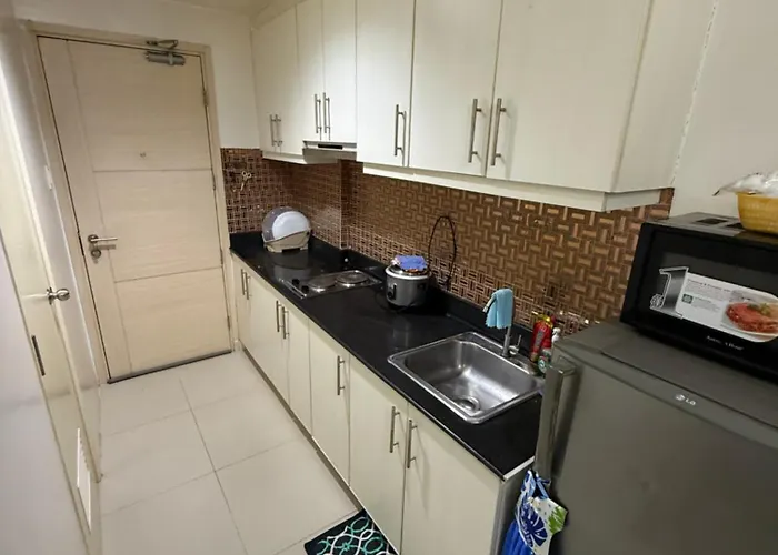 Jhedan Staycation Near Moa Aparthotel *