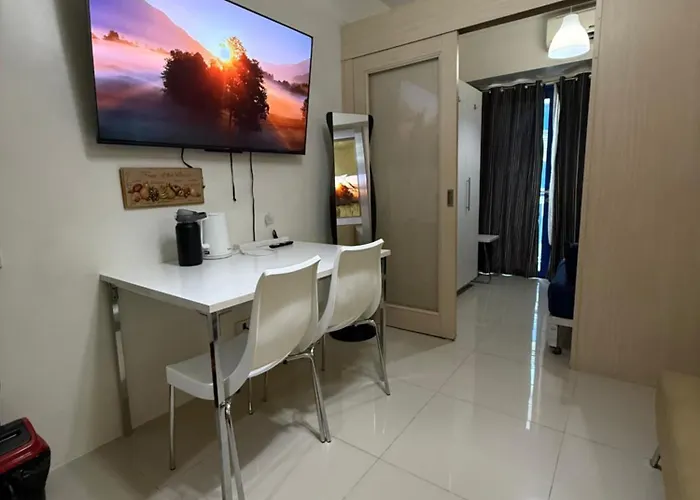Jhedan Staycation Near Moa Aparthotel